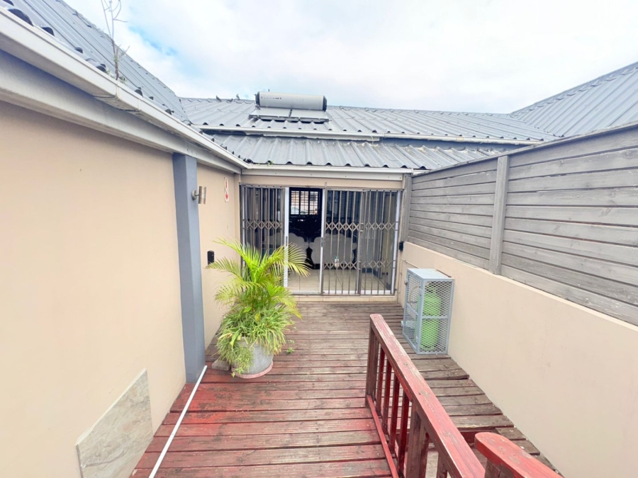 9 Bedroom Property for Sale in Quigney Eastern Cape